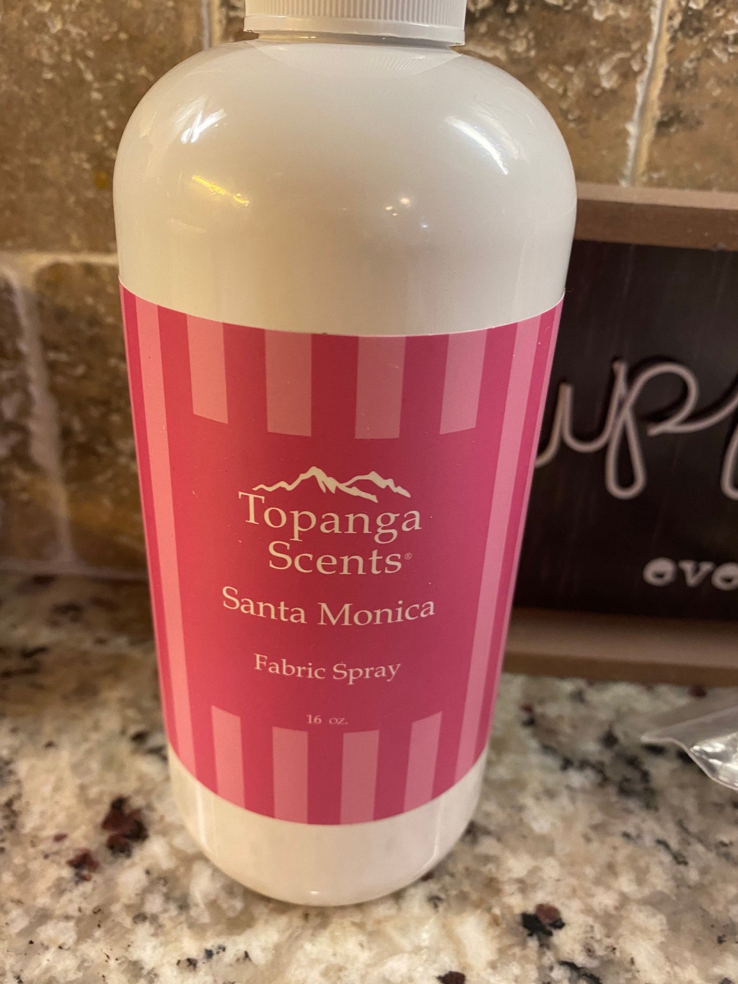 Topanga Scents Fabric Spray 16 oz.